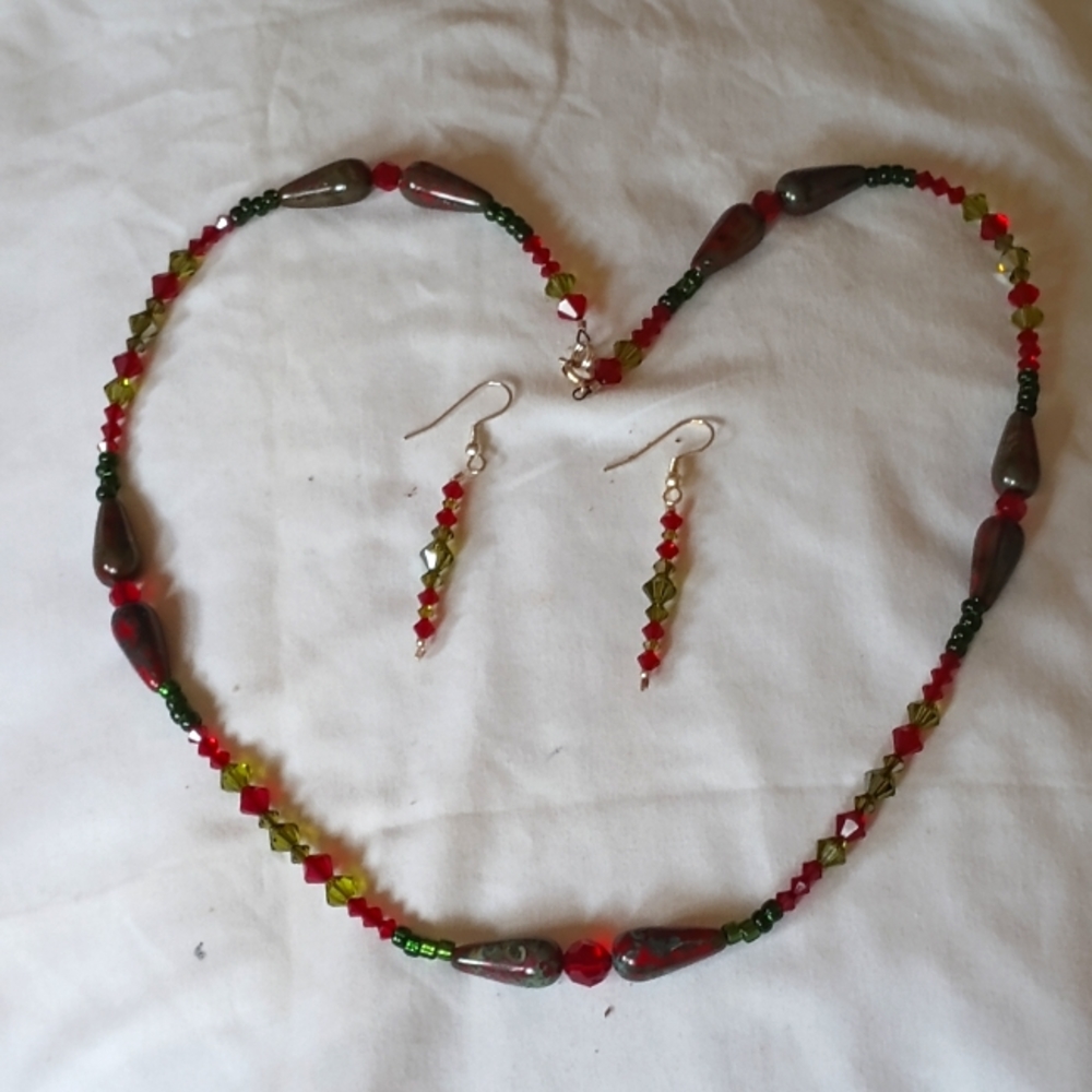 Necklace and earring set